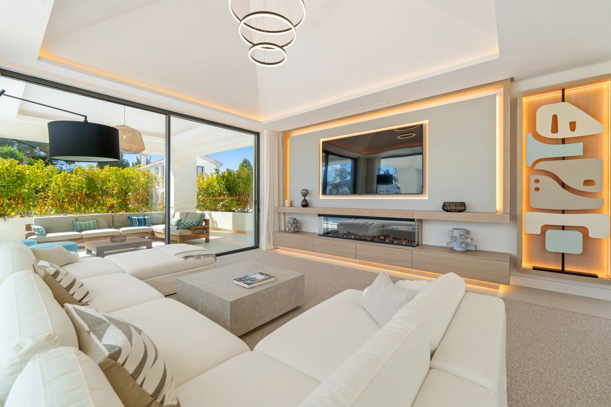 5 Bed Townhouse for sale in San Pedro De Alcántara Costa Del Sol, Málaga, Spain