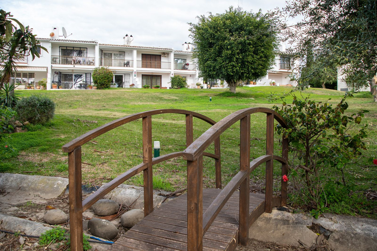 Se vende Pareada de 2 dormitorios en Costa Del Sol, Málaga, España