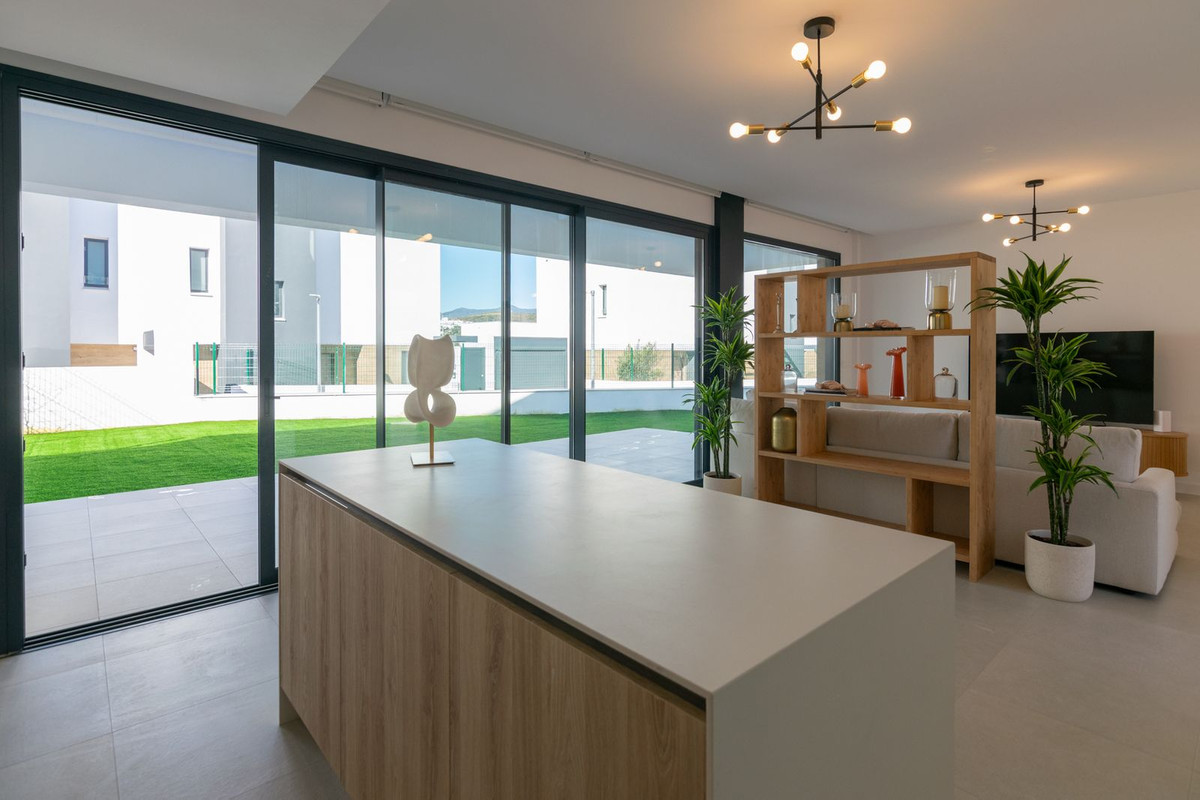Se vende Pareada de 4 dormitorios en Costa Del Sol, Málaga, España