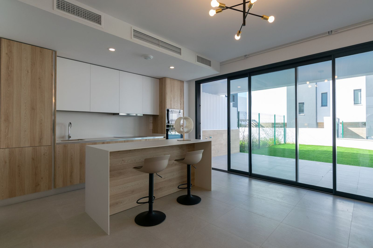 Se vende Pareada de 4 dormitorios en Costa Del Sol, Málaga, España