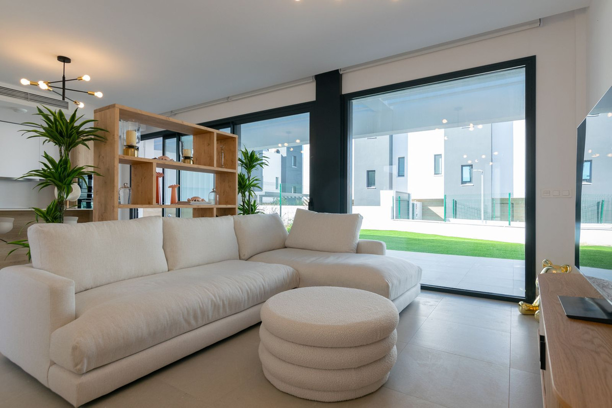 Se vende Pareada de 4 dormitorios en Costa Del Sol, Málaga, España
