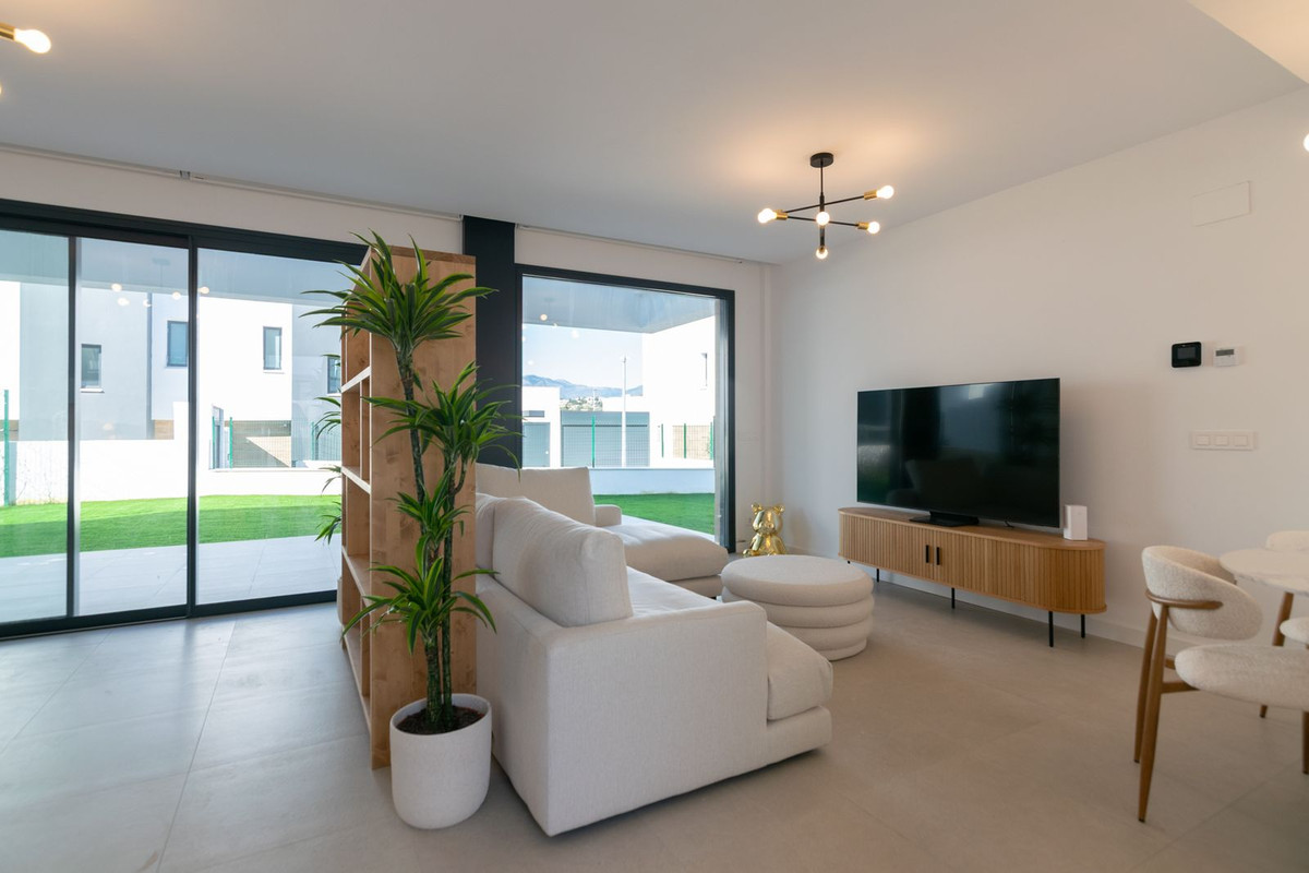 Se vende Pareada de 4 dormitorios en Costa Del Sol, Málaga, España