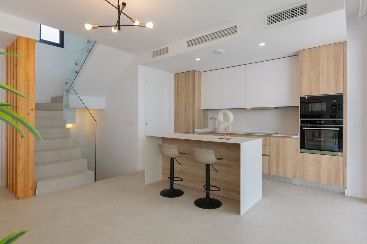 Se vende Pareada de 4 dormitorios en Costa Del Sol, Málaga, España