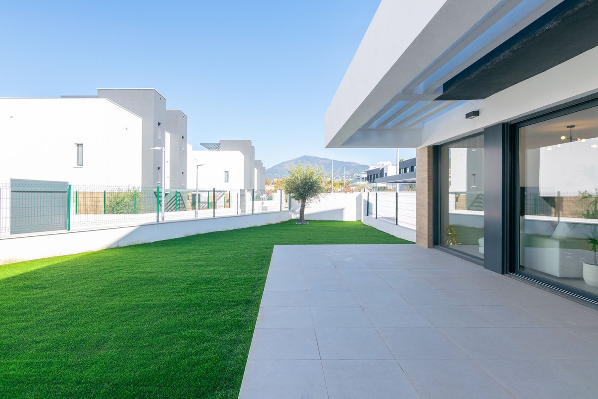 Se vende Pareada de 4 dormitorios en Costa Del Sol, Málaga, España