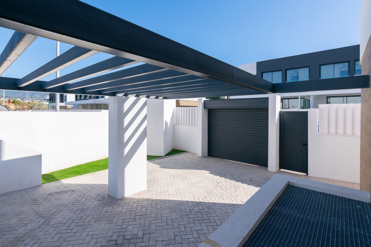 Se vende Pareada de 4 dormitorios en Costa Del Sol, Málaga, España
