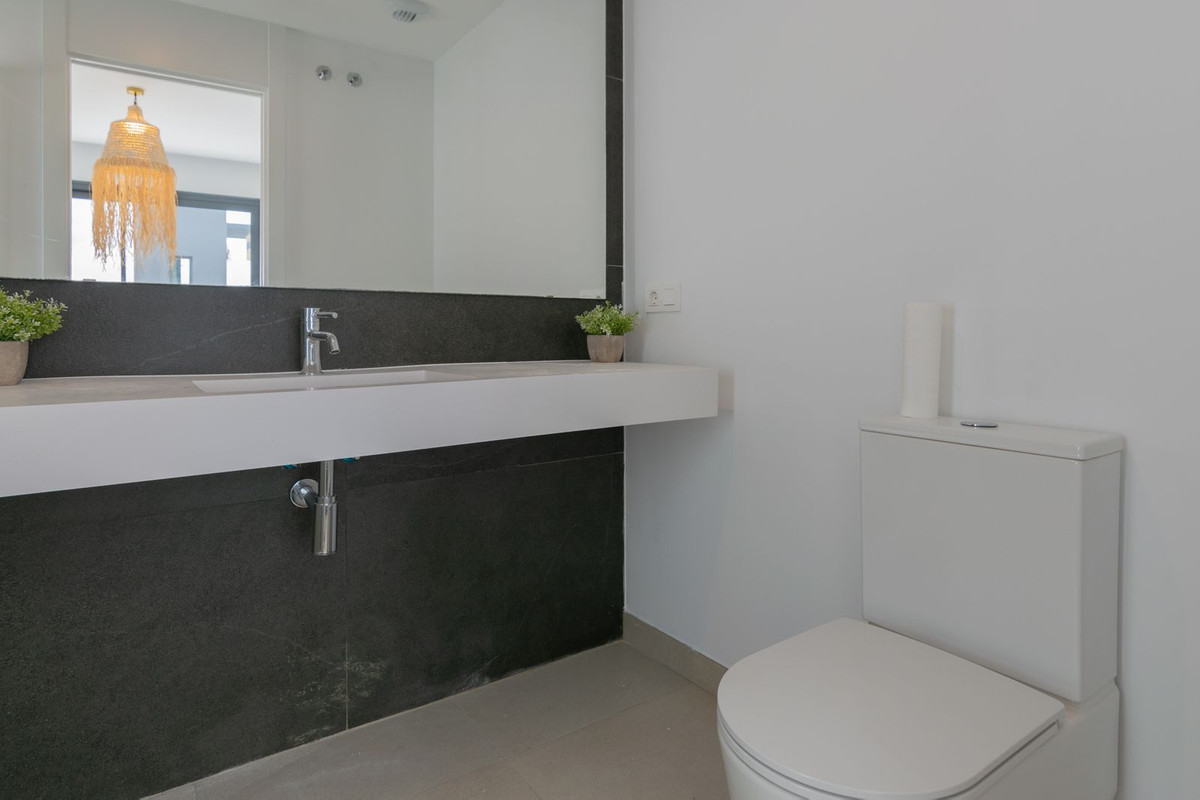 Se vende Pareada de 4 dormitorios en Costa Del Sol, Málaga, España