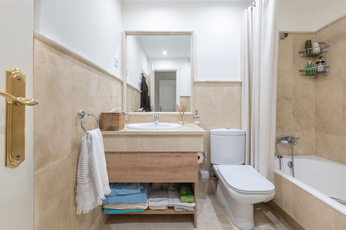 Se vende Apartamento Planta Baja de 2 dormitorios en Costa Del Sol, Málaga, España