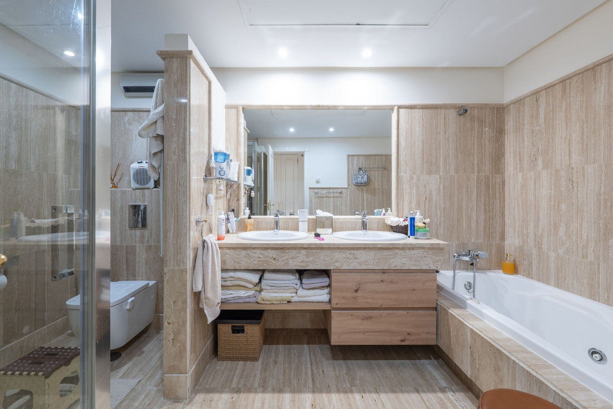 Se vende Apartamento Planta Baja de 2 dormitorios en Costa Del Sol, Málaga, España