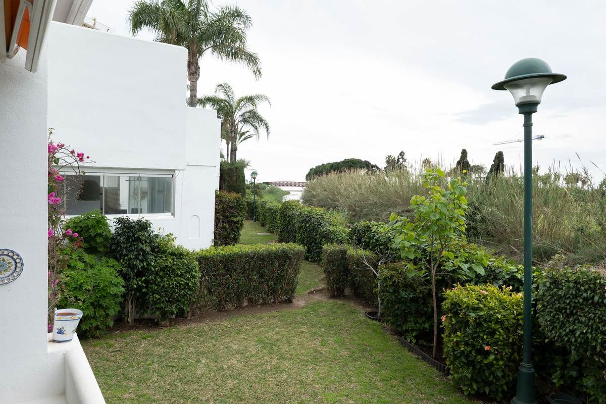 Se vende Apartamento Planta Baja de 2 dormitorios en Costa Del Sol, Málaga, España