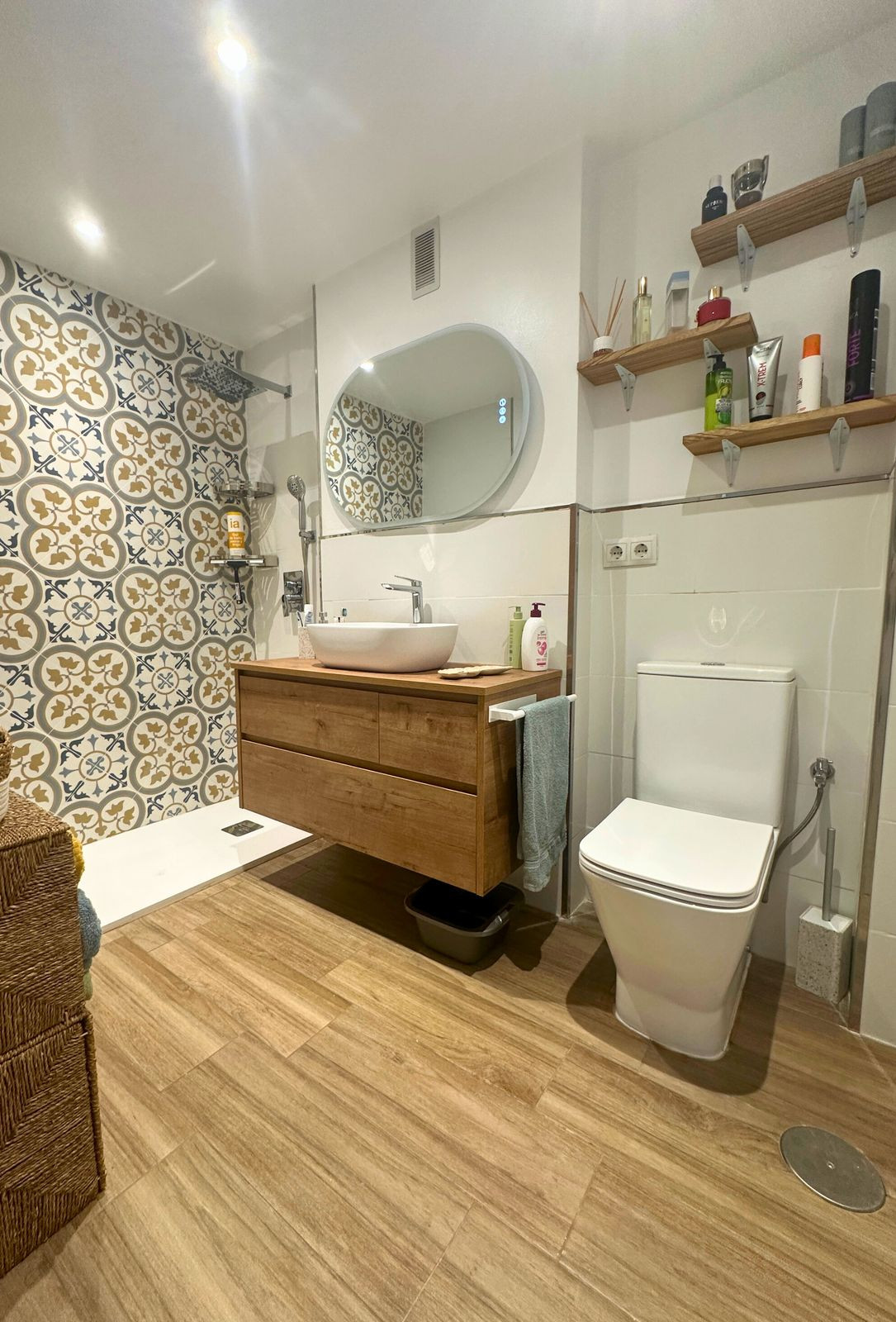 Se vende Apartamento Planta Media de 3 dormitorios en Costa Del Sol, Málaga, España