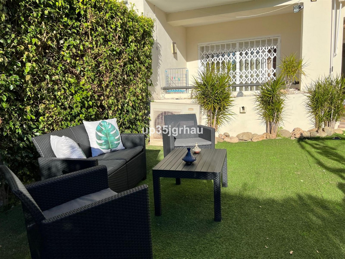 2 Bed Apartment for sale in Estepona Costa Del Sol, Málaga, Spain