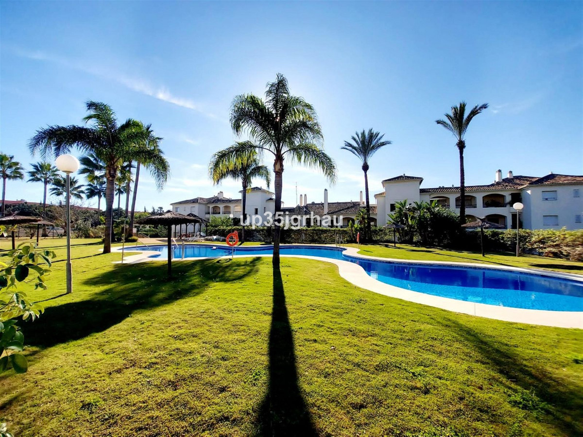2 Bed Apartment for sale in Estepona Costa Del Sol, Málaga, Spain