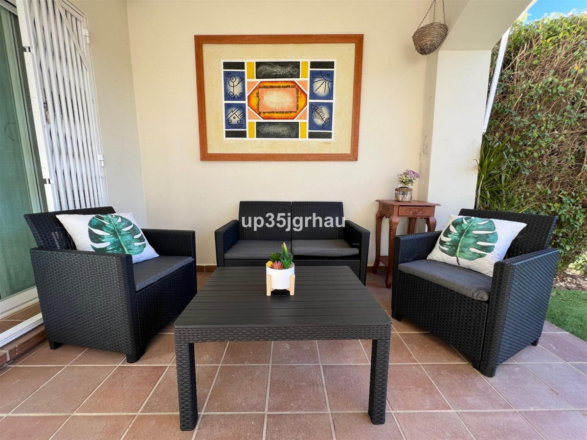 2 Bed Apartment for sale in Estepona Costa Del Sol, Málaga, Spain