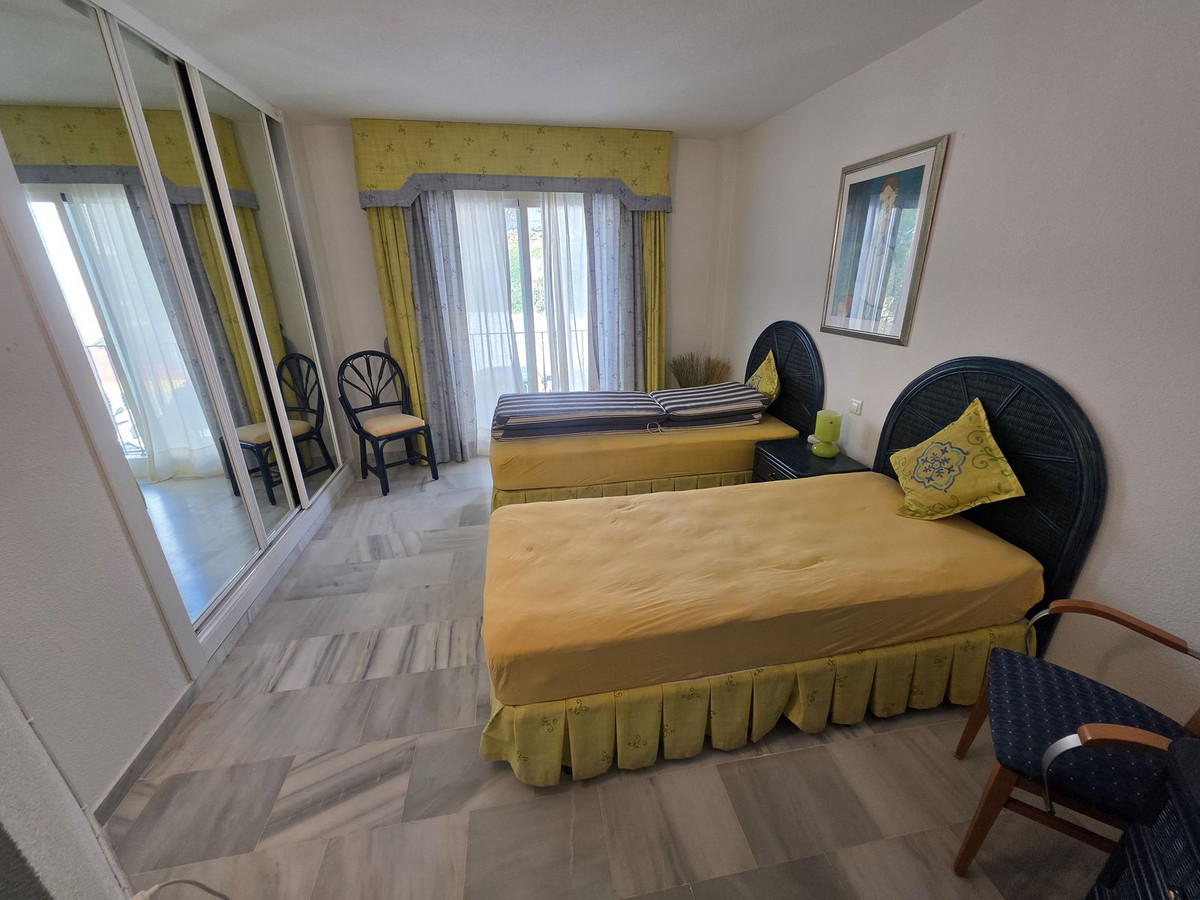 2 Bed Apartment for sale in Calahonda Costa Del Sol, Málaga, Spain
