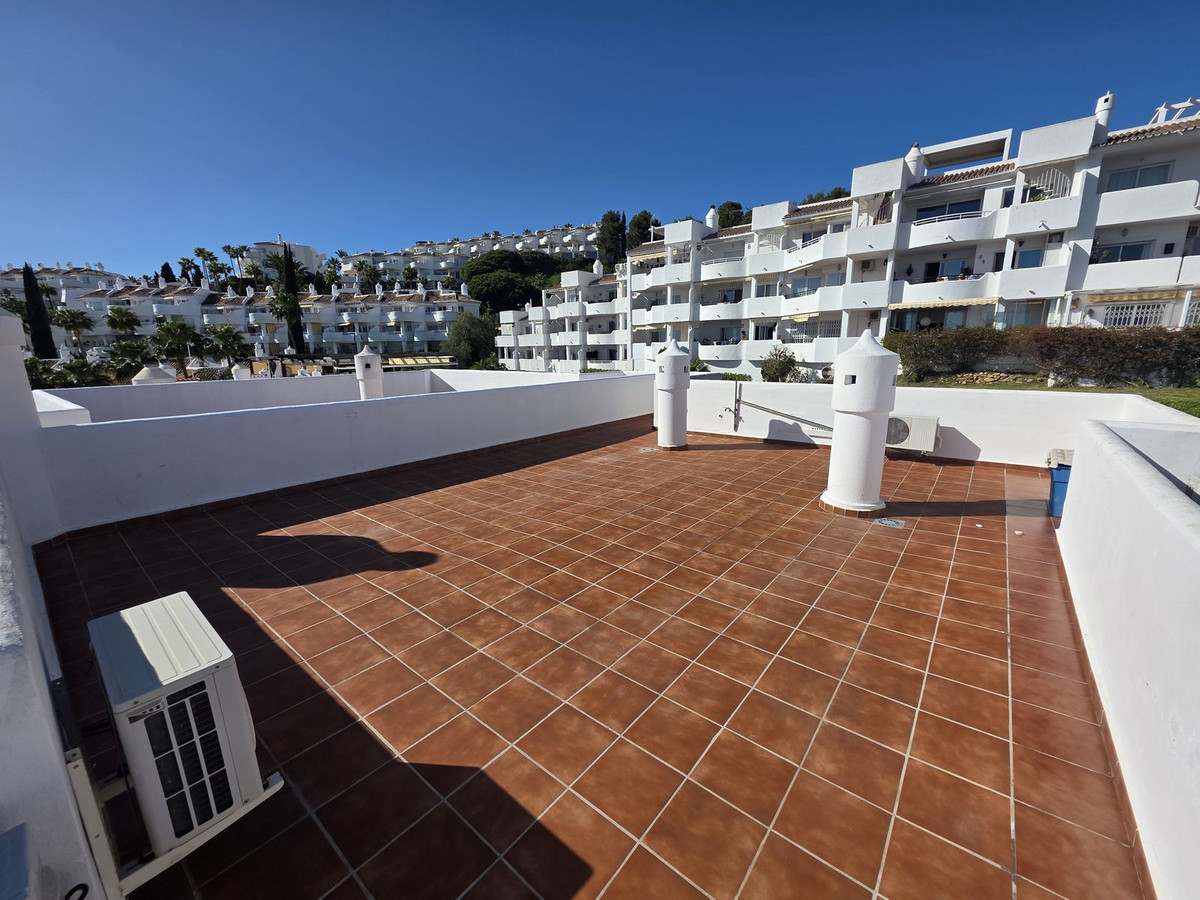 2 Bed Apartment for sale in Calahonda Costa Del Sol, Málaga, Spain