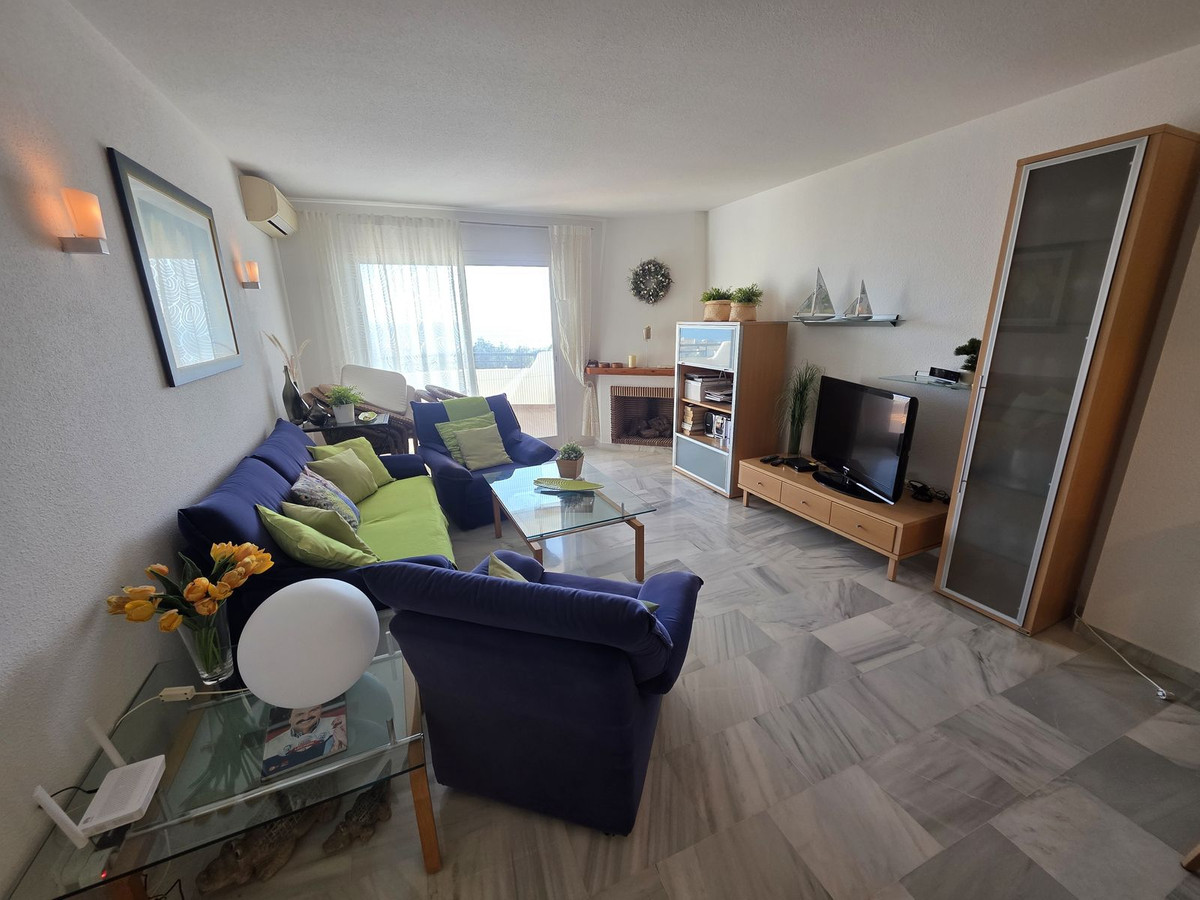 2 Bed Apartment for sale in Calahonda Costa Del Sol, Málaga, Spain
