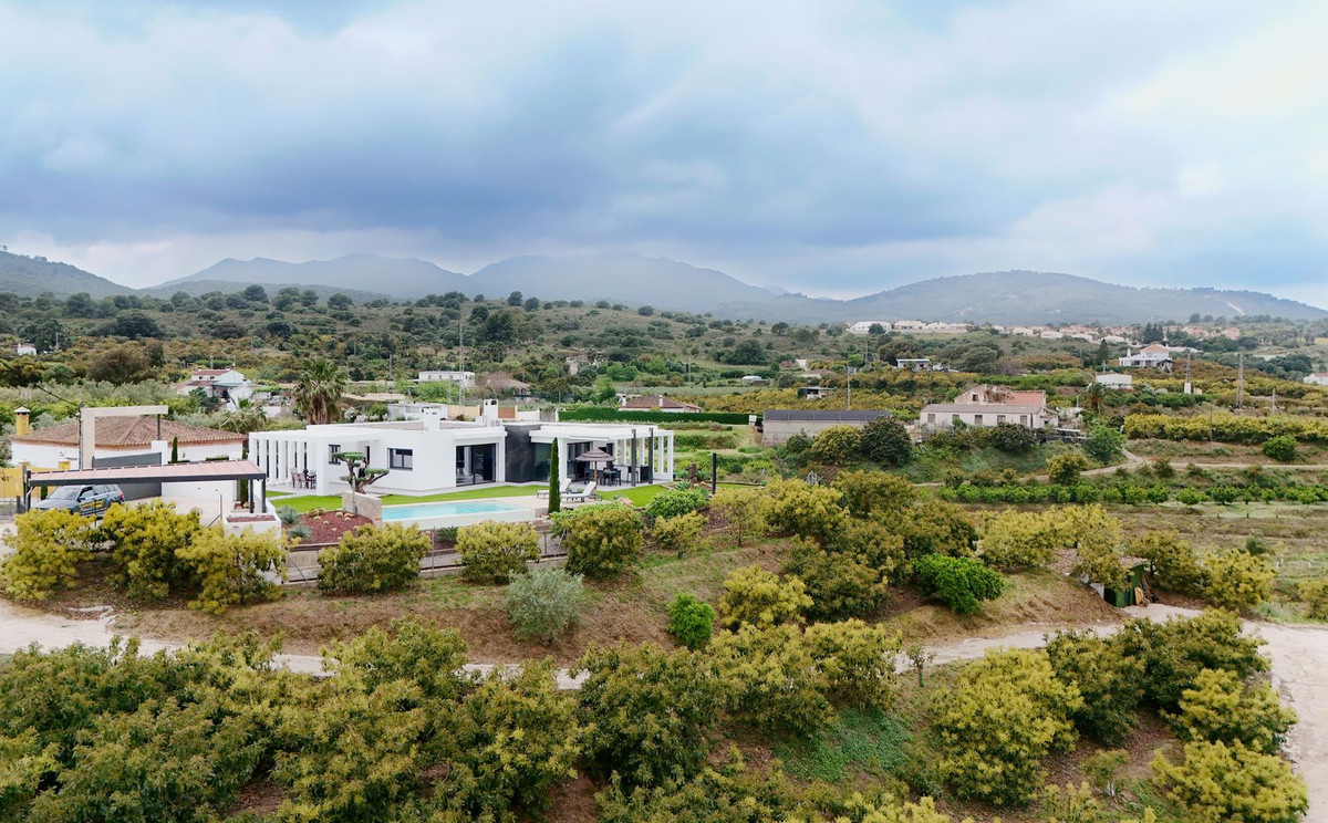 3 Bed Townhouse for sale in Alhaurín El Grande Costa Del Sol, Málaga, Spain