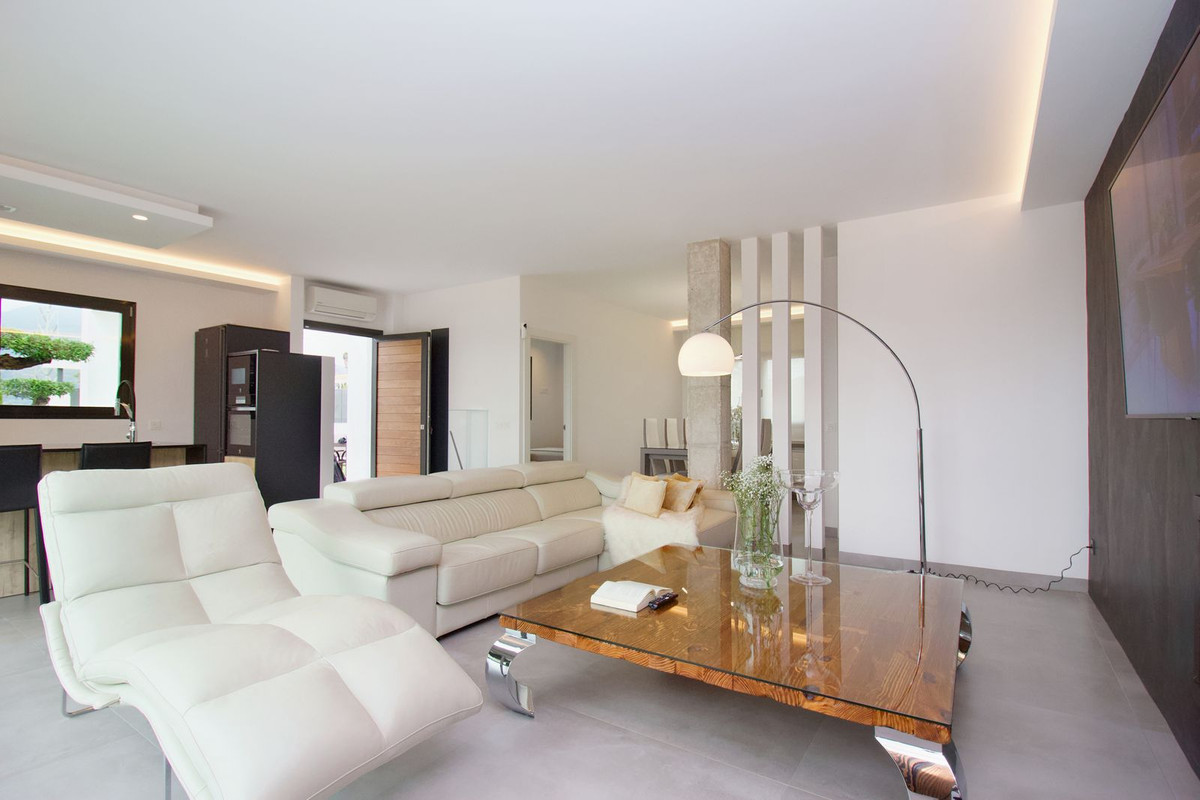 3 Bed Townhouse for sale in Alhaurín El Grande Costa Del Sol, Málaga, Spain