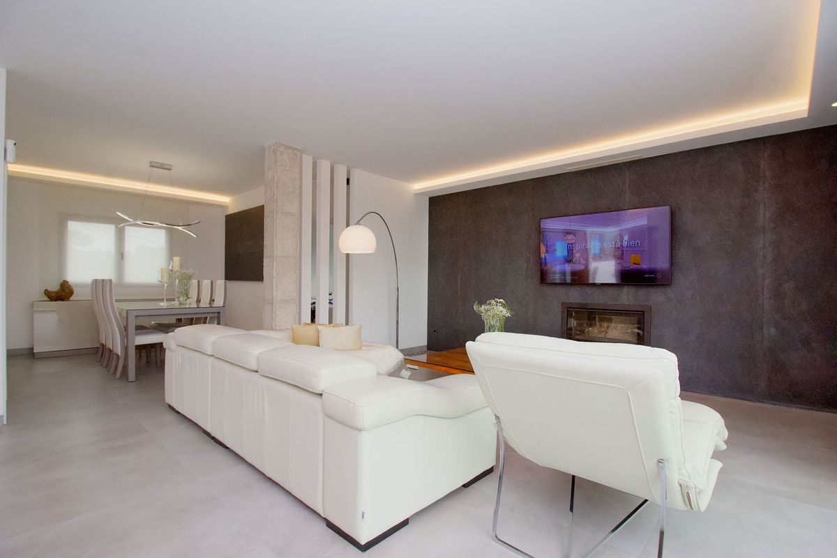 3 Bed Townhouse for sale in Alhaurín El Grande Costa Del Sol, Málaga, Spain