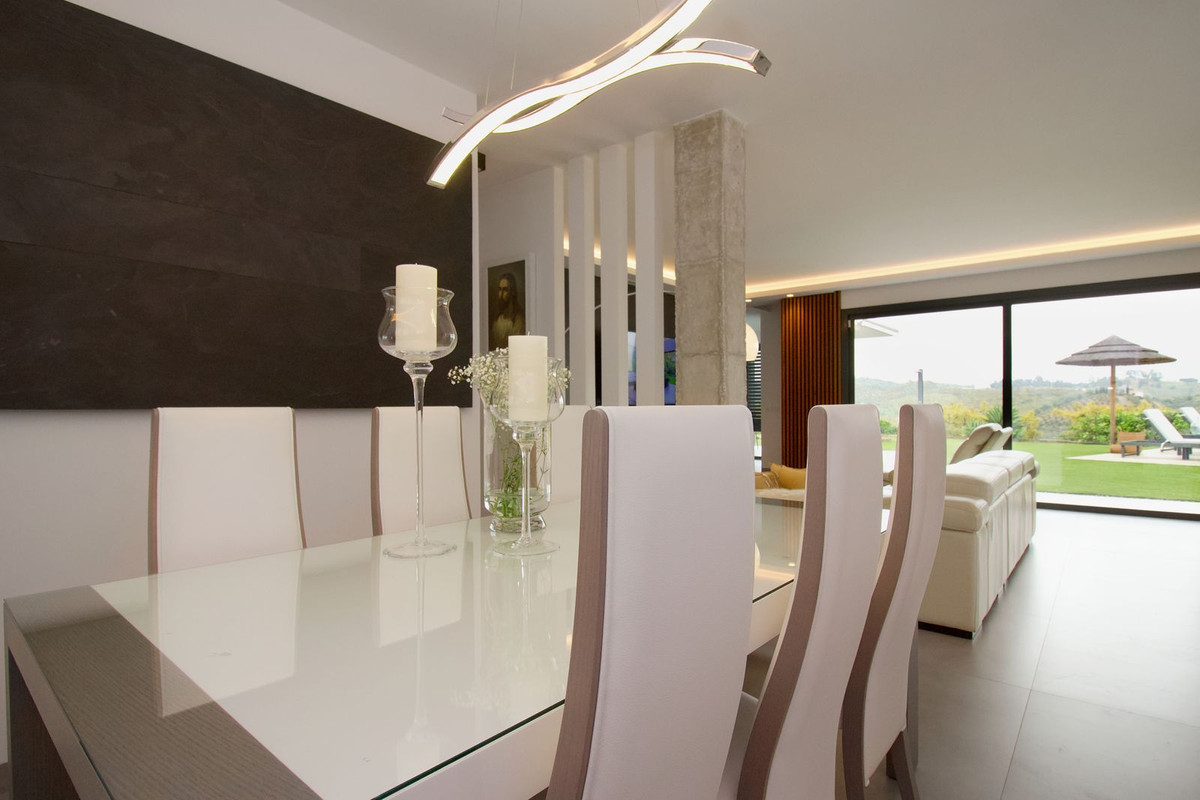 3 Bed Townhouse for sale in Alhaurín El Grande Costa Del Sol, Málaga, Spain
