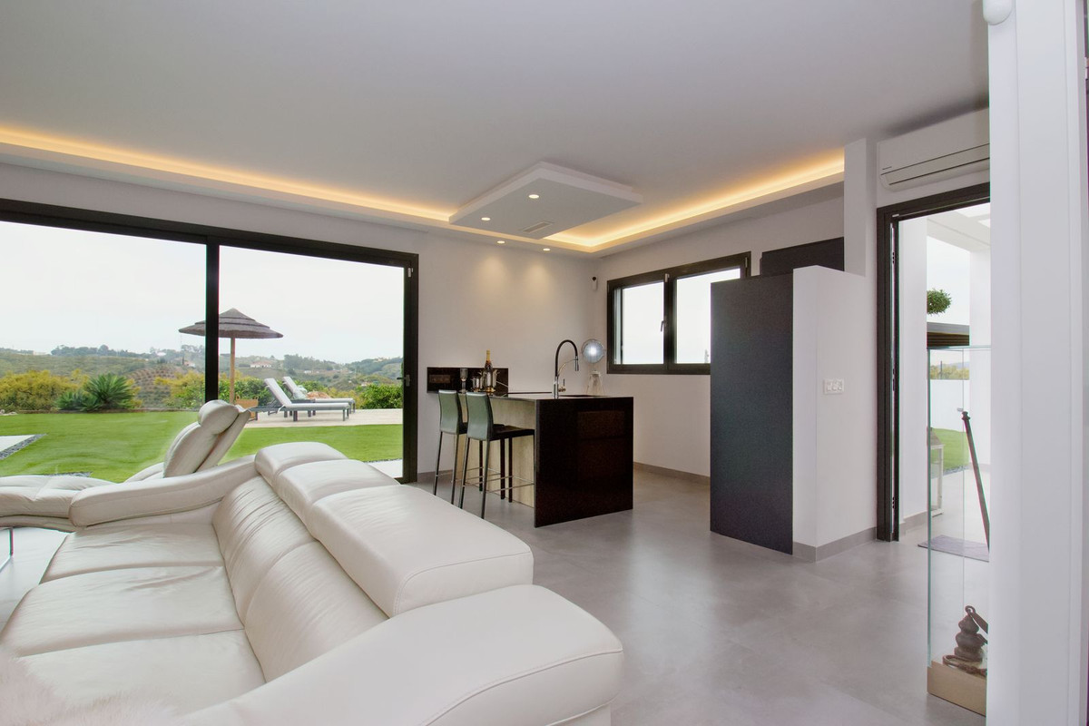 3 Bed Townhouse for sale in Alhaurín El Grande Costa Del Sol, Málaga, Spain