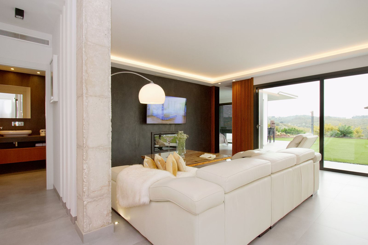 3 Bed Townhouse for sale in Alhaurín El Grande Costa Del Sol, Málaga, Spain