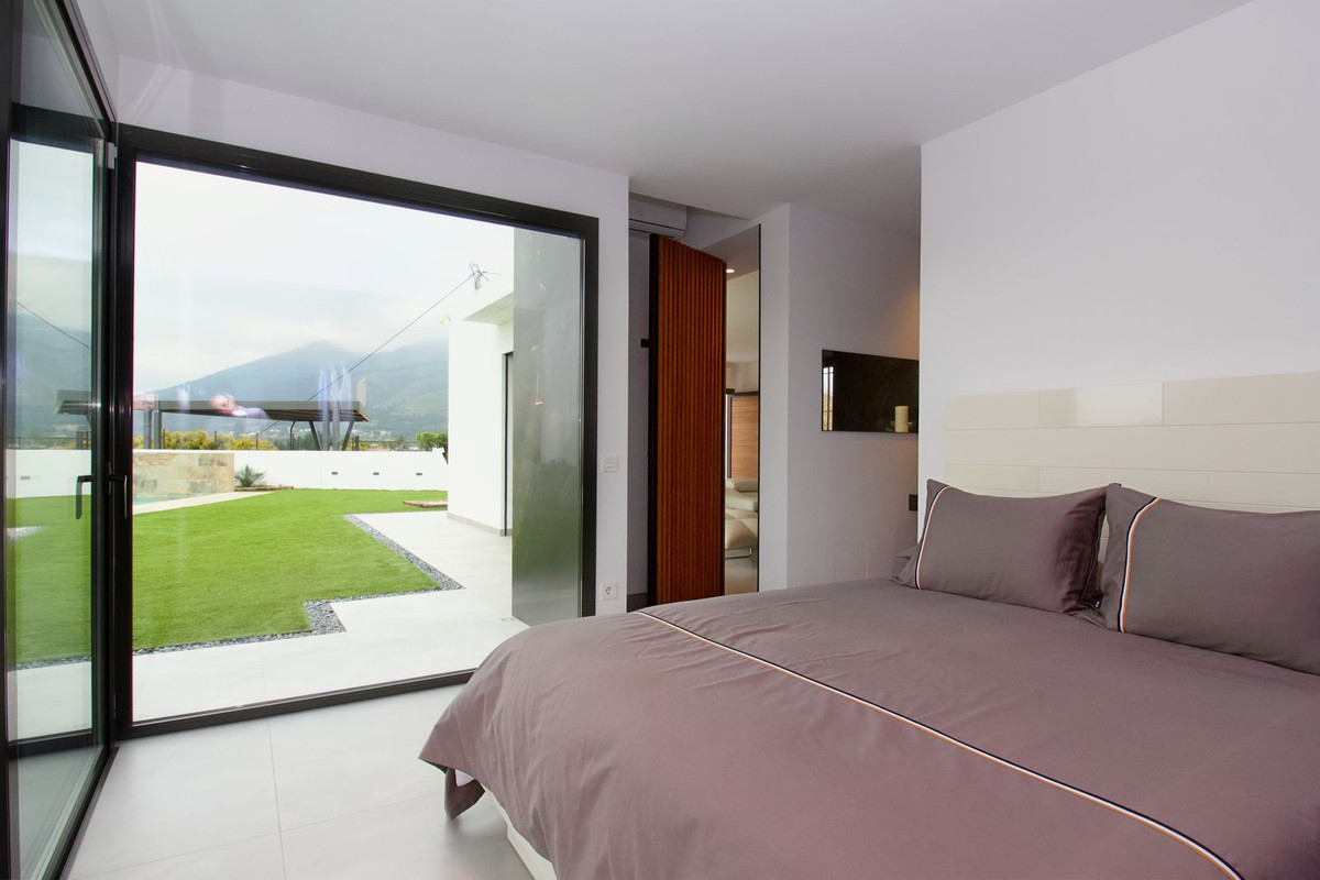 3 Bed Townhouse for sale in Alhaurín El Grande Costa Del Sol, Málaga, Spain