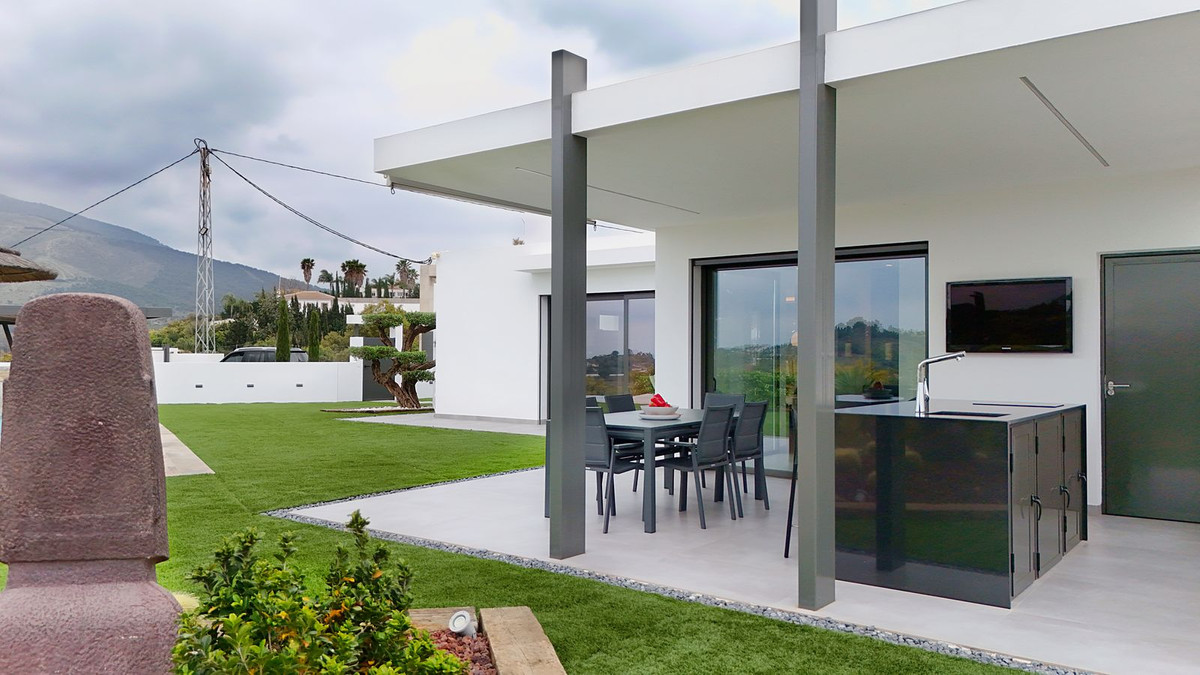 3 Bed Townhouse for sale in Alhaurín El Grande Costa Del Sol, Málaga, Spain