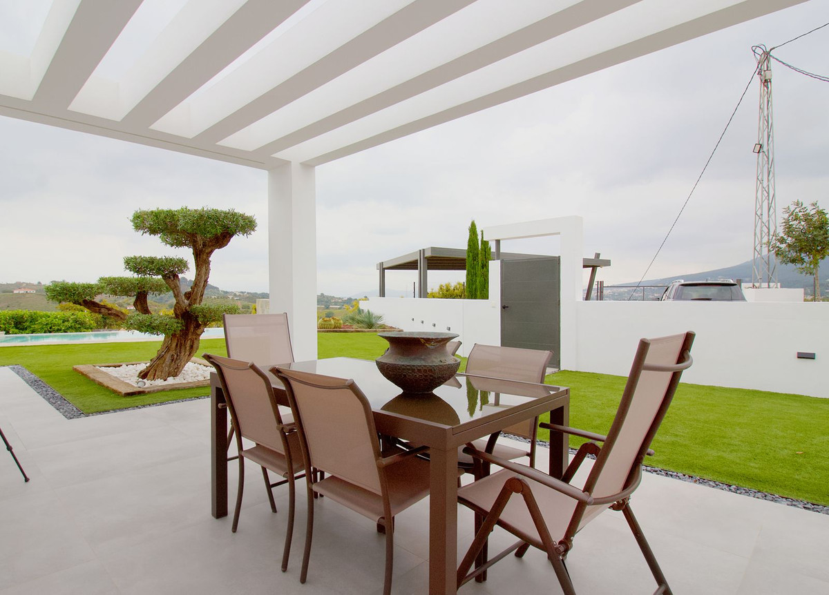 3 Bed Townhouse for sale in Alhaurín El Grande Costa Del Sol, Málaga, Spain