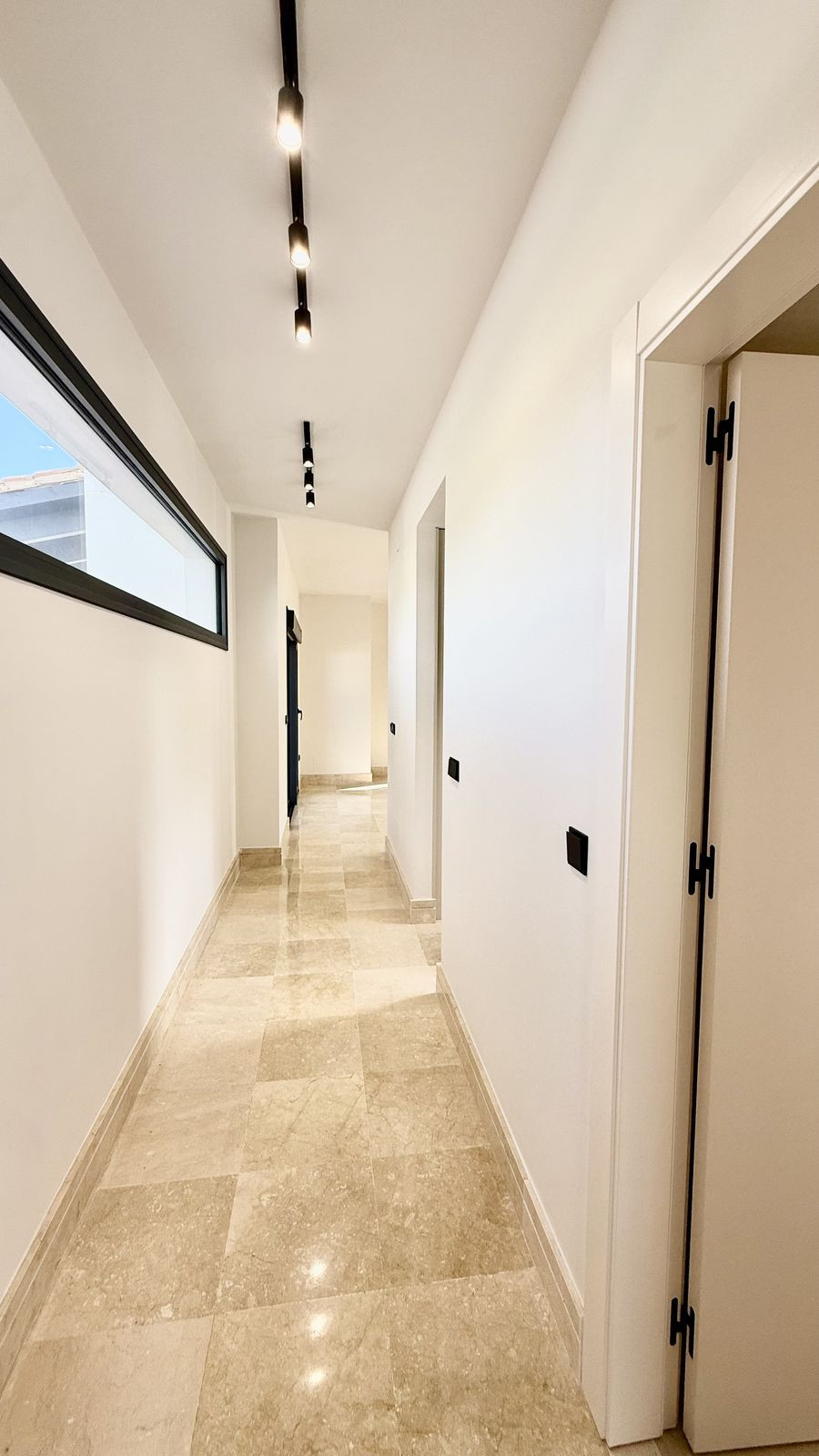 5 Bed Townhouse for sale in Nueva Andalucía Costa Del Sol, Málaga, Spain