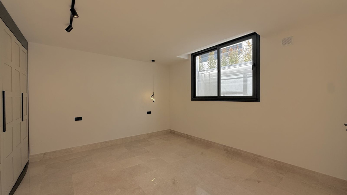 5 Bed Townhouse for sale in Nueva Andalucía Costa Del Sol, Málaga, Spain