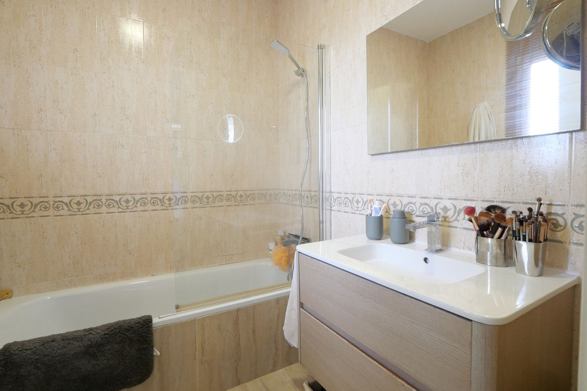 3 Bed Apartment for sale in Benalmadena Costa Del Sol, Málaga, Spain