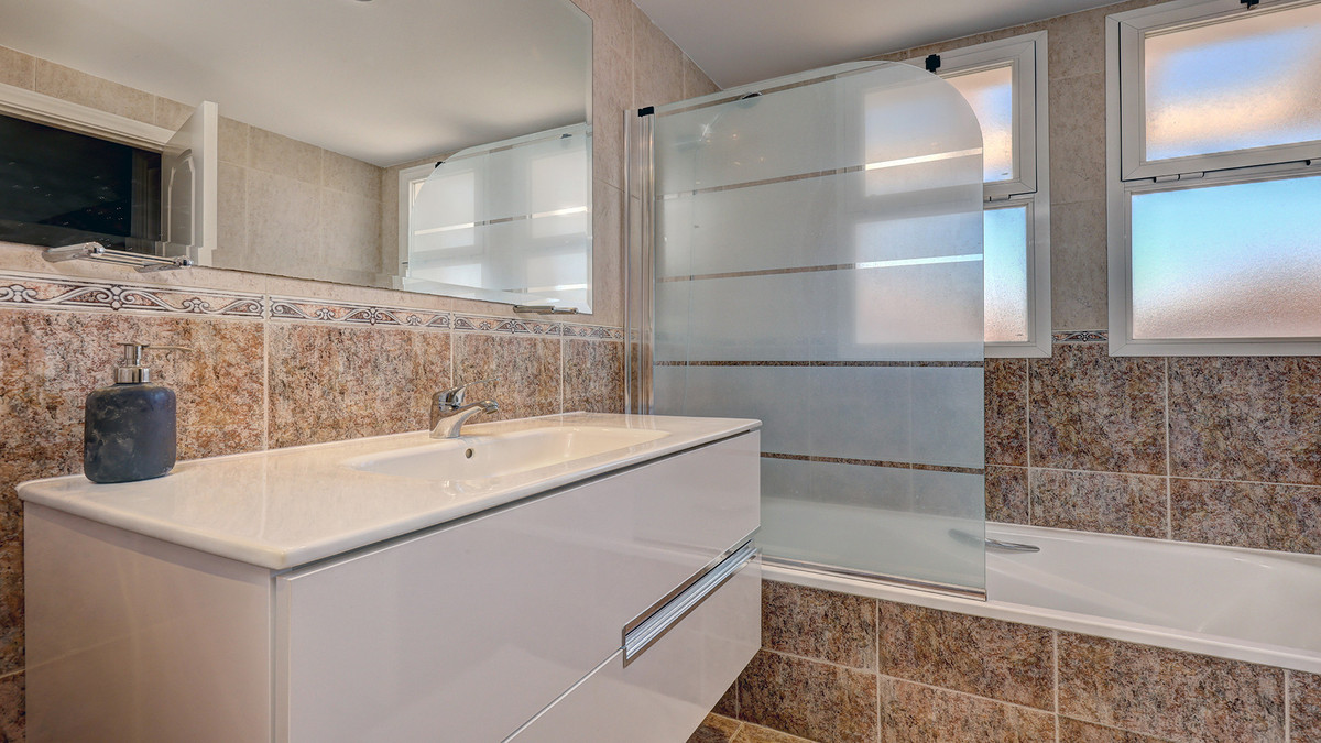 Se vende Adosada de 4 dormitorios en Costa Del Sol, Málaga, España