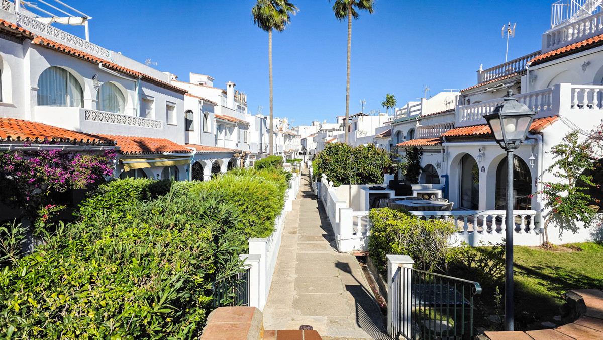 Se vende Adosada de 2 dormitorios en Costa Del Sol, Málaga, España