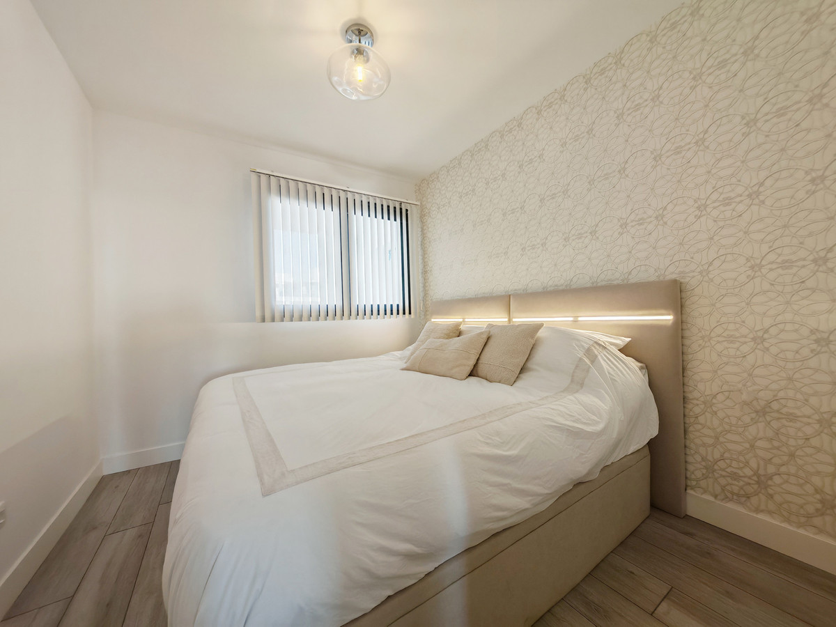 Se vende Apartamento Planta Media de 2 dormitorios en Costa Del Sol, Málaga, España