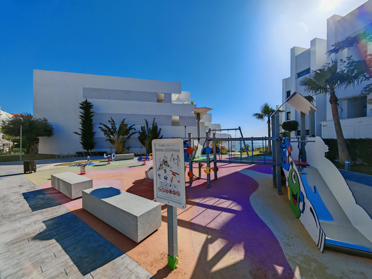 Se vende Apartamento Planta Media de 2 dormitorios en Costa Del Sol, Málaga, España