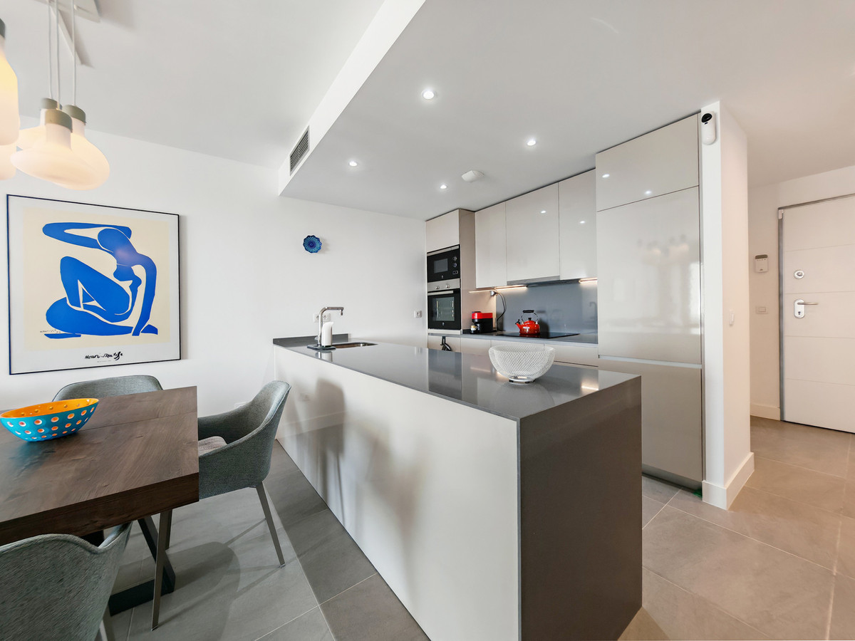 Se vende Apartamento Planta Media de 2 dormitorios en Costa Del Sol, Málaga, España