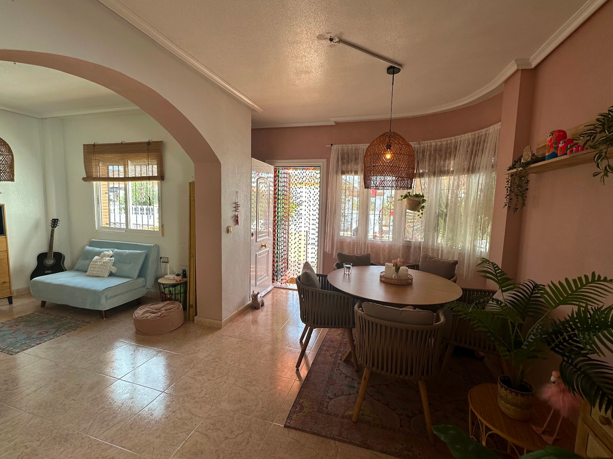 3 Bed Townhouse for sale in Urbanización El Raso Costa Blanca, Alicante, Spain