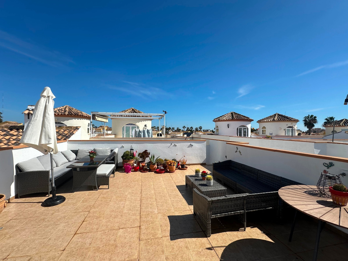 3 Bed Townhouse for sale in Urbanización El Raso Costa Blanca, Alicante, Spain