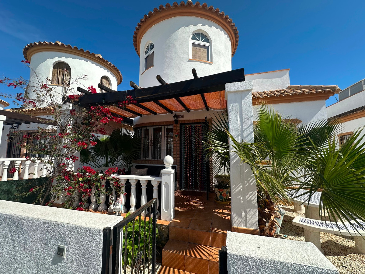 3 Bed Townhouse for sale in Urbanización El Raso Costa Blanca, Alicante, Spain
