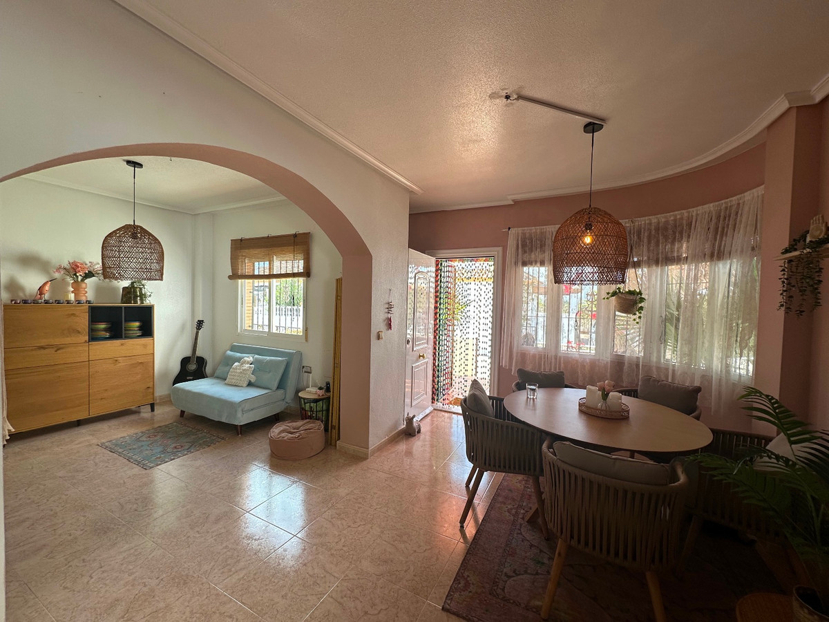 3 Bed Townhouse for sale in Urbanización El Raso Costa Blanca, Alicante, Spain