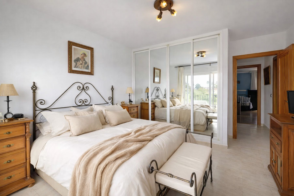 3 Bed Apartment for sale in Estepona Costa Del Sol, Málaga, Spain