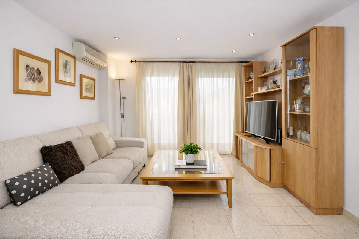 3 Bed Apartment for sale in Estepona Costa Del Sol, Málaga, Spain