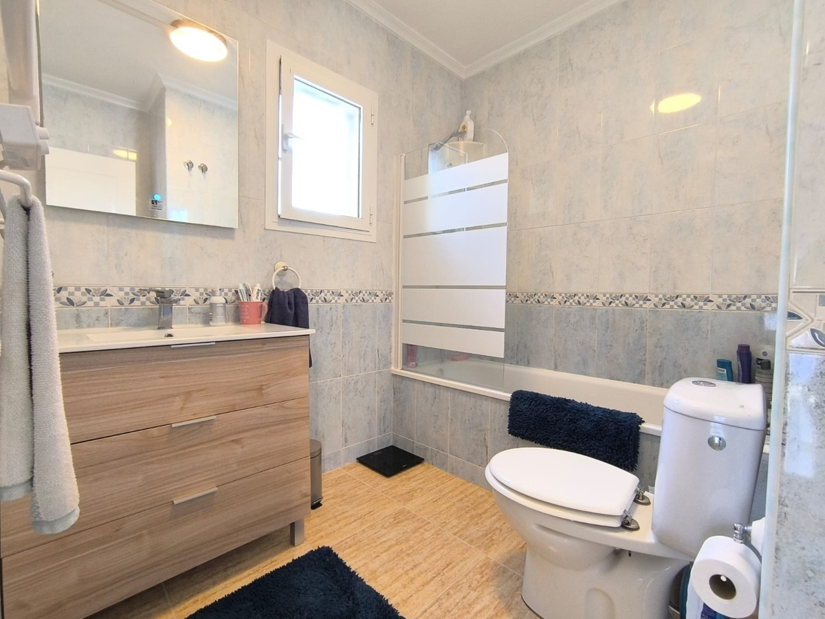 3 Bed Townhouse for sale in Urbanización El Raso Costa Blanca, Alicante, Spain