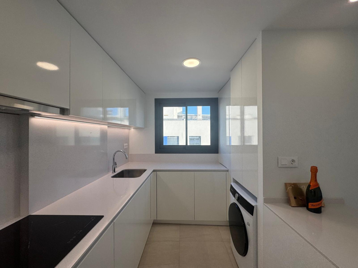 Se vende Apartamento Planta Media de 3 dormitorios en Costa Blanca, Alicante, España