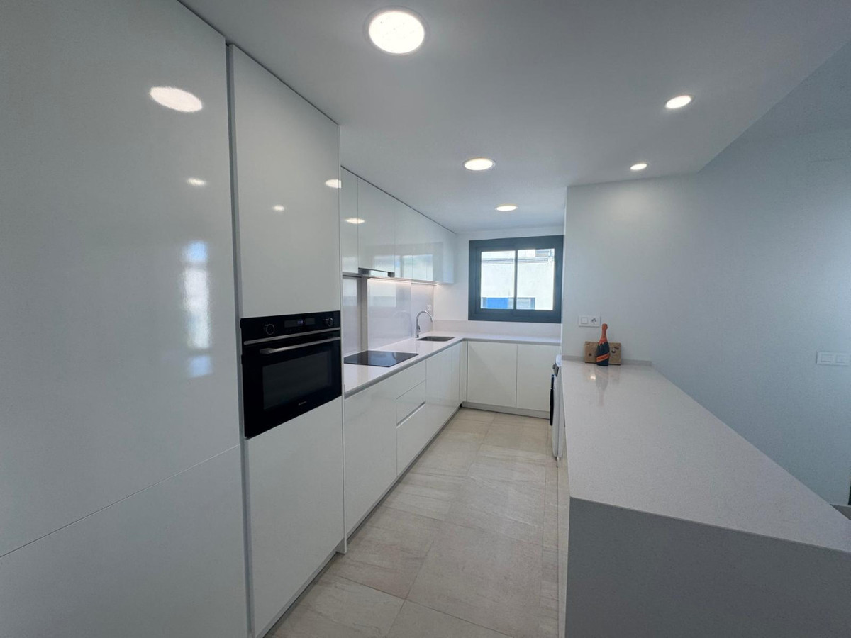 Se vende Apartamento Planta Media de 3 dormitorios en Costa Blanca, Alicante, España
