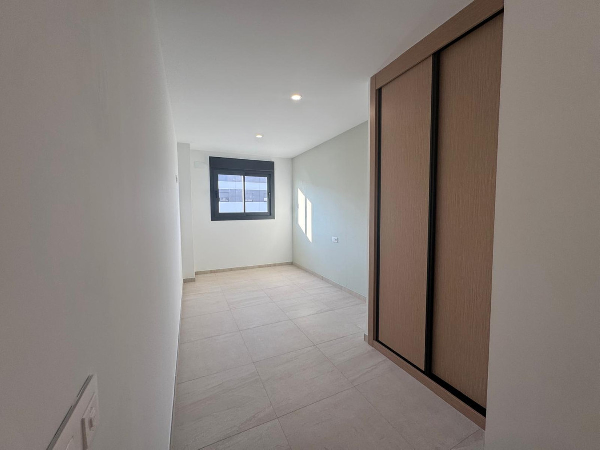 Se vende Apartamento Planta Media de 3 dormitorios en Costa Blanca, Alicante, España