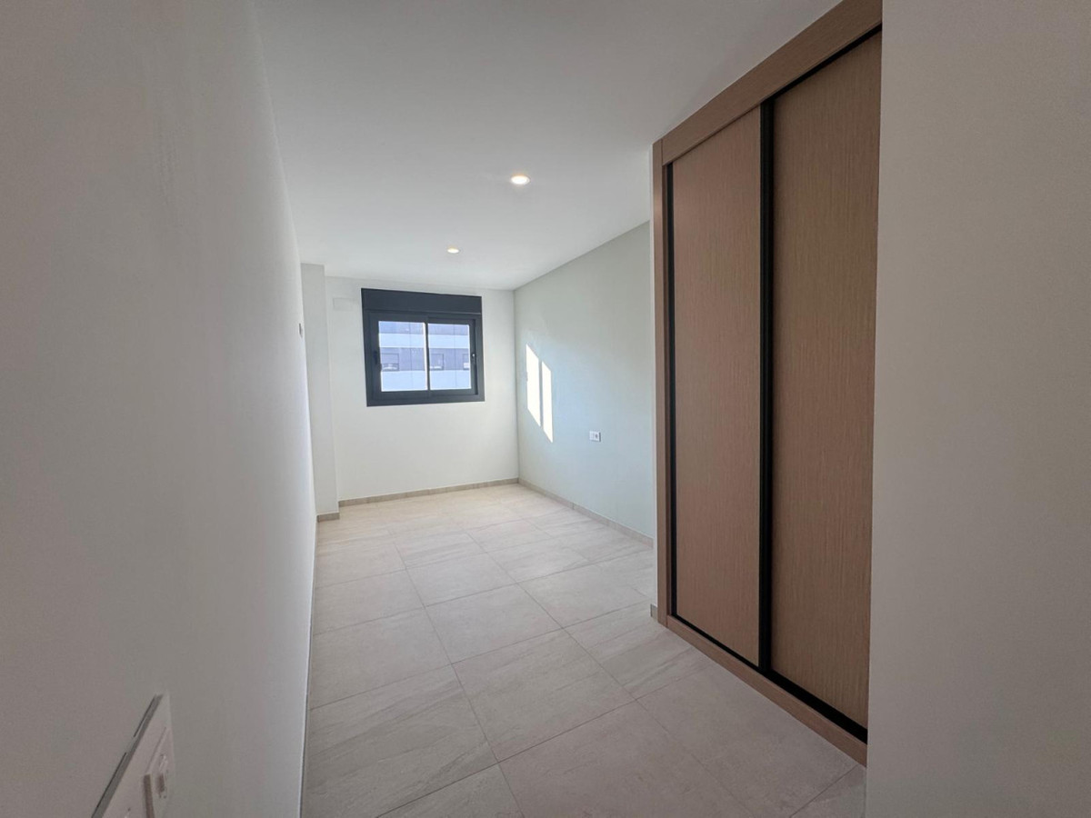 Se vende Apartamento Planta Media de 3 dormitorios en Costa Blanca, Alicante, España