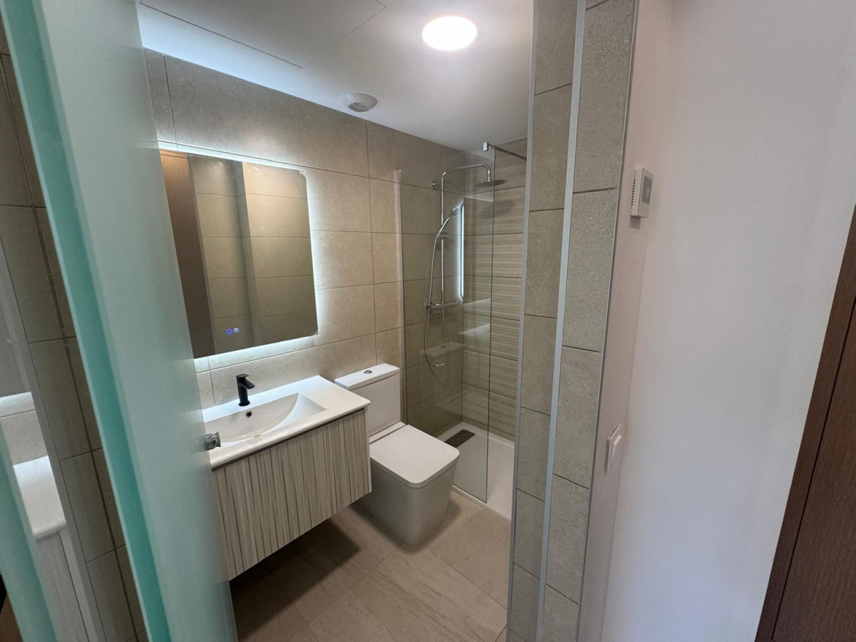Se vende Apartamento Planta Media de 3 dormitorios en Costa Blanca, Alicante, España