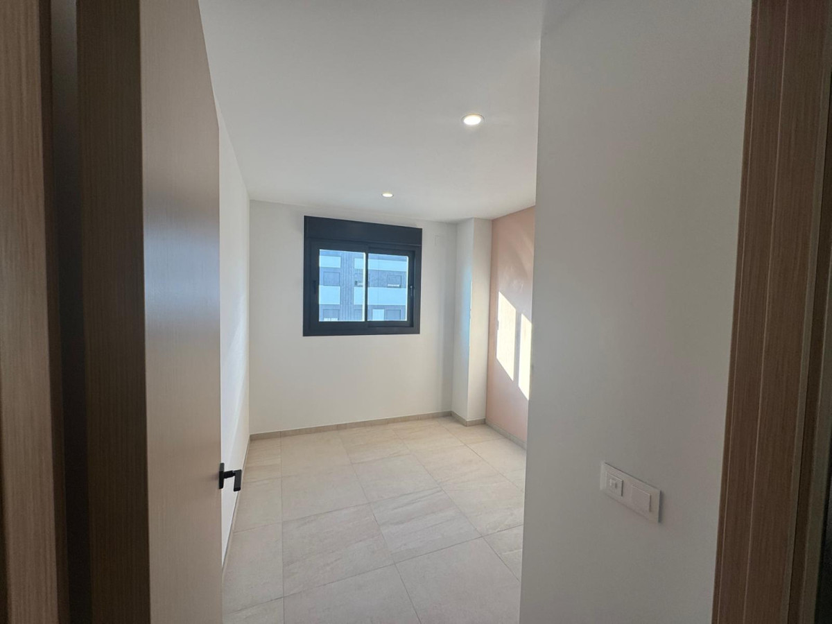 Se vende Apartamento Planta Media de 3 dormitorios en Costa Blanca, Alicante, España